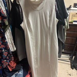 Elegant White Sleeveless Dress‎